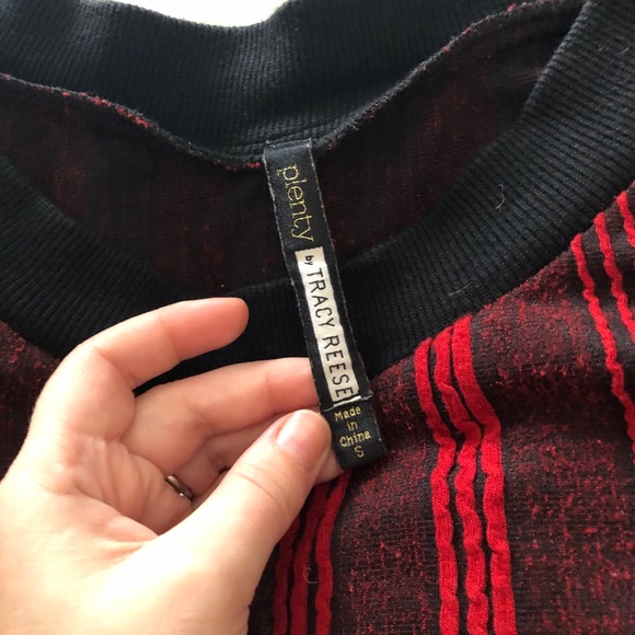 Red and black cropped sweater - Picture 4 of 5